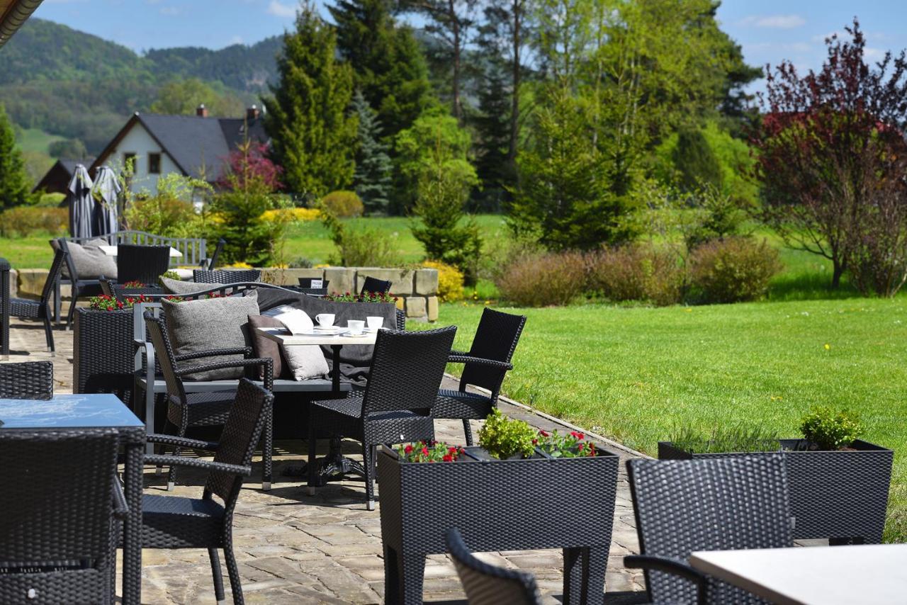Rezidence Pihel Hotell Nový Bor Exteriör bild