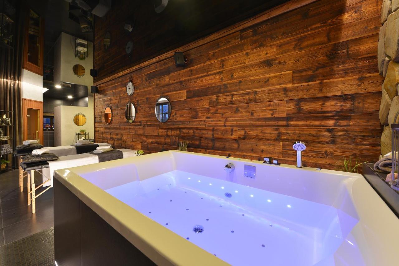 Rezidence Pihel Hotell Nový Bor Exteriör bild