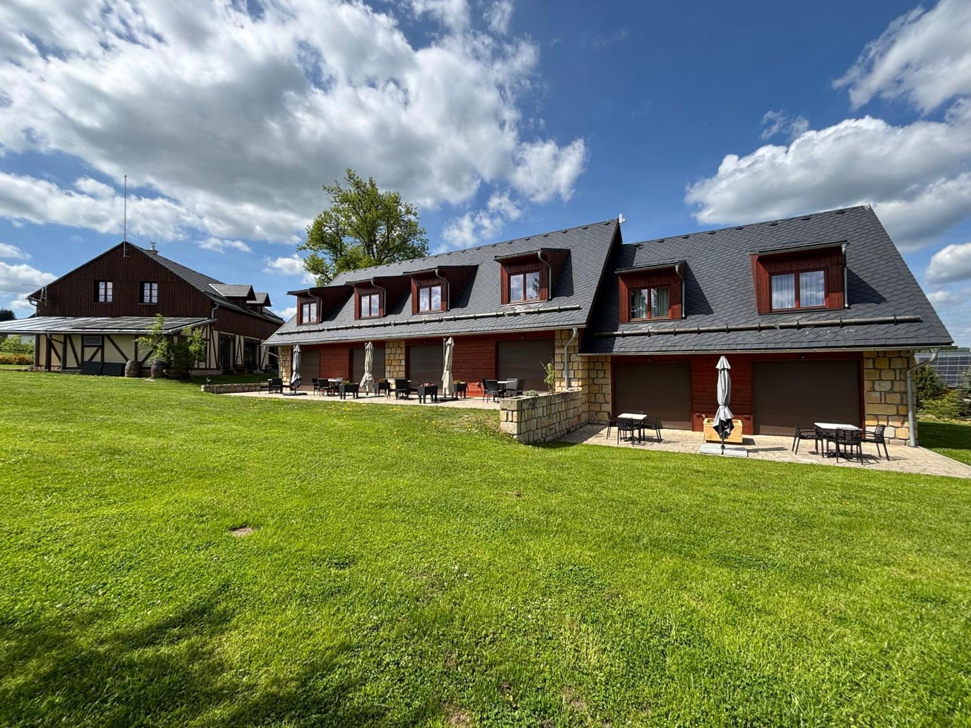 Rezidence Pihel Hotell Nový Bor Exteriör bild